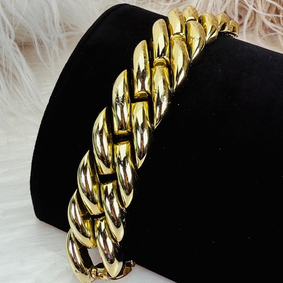 Jewelry - Vintage 80s weighted goldtone wideband bracelet